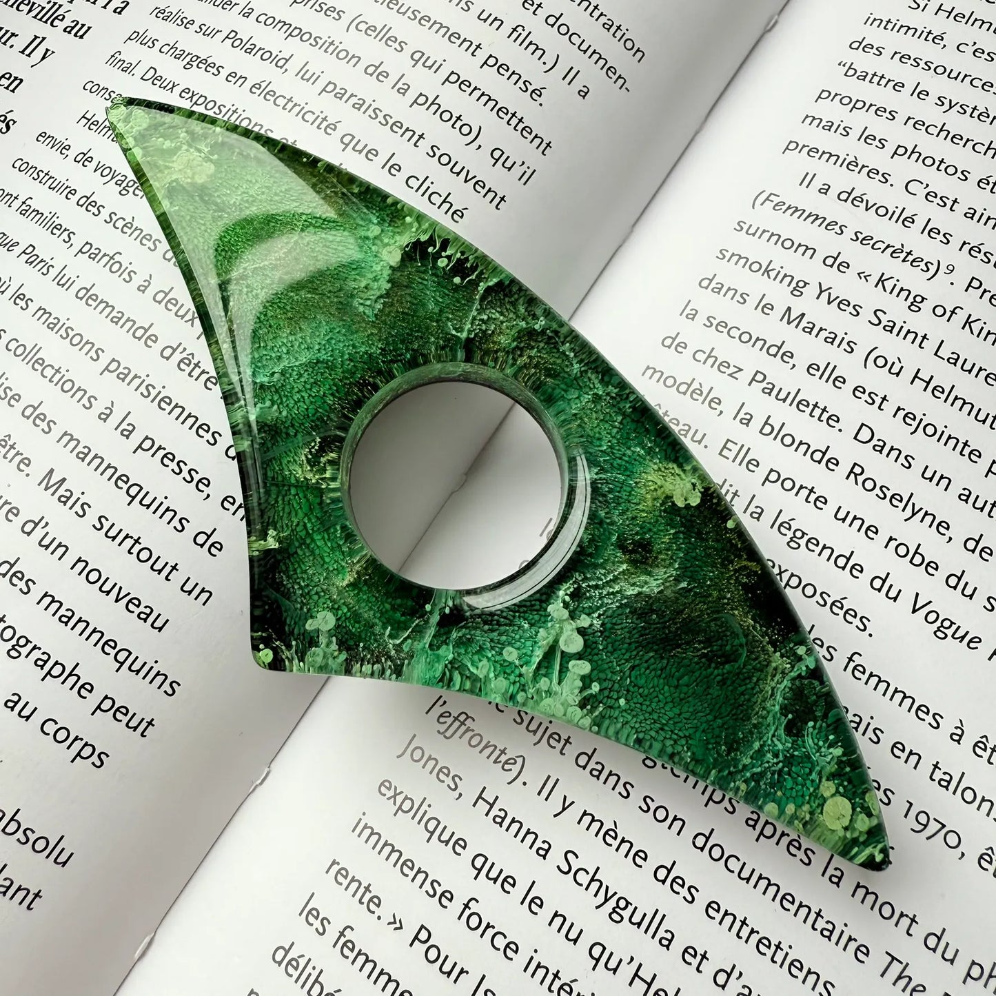 Green Resin Page Holder – Alcohol Ink Design + Gift Pouch