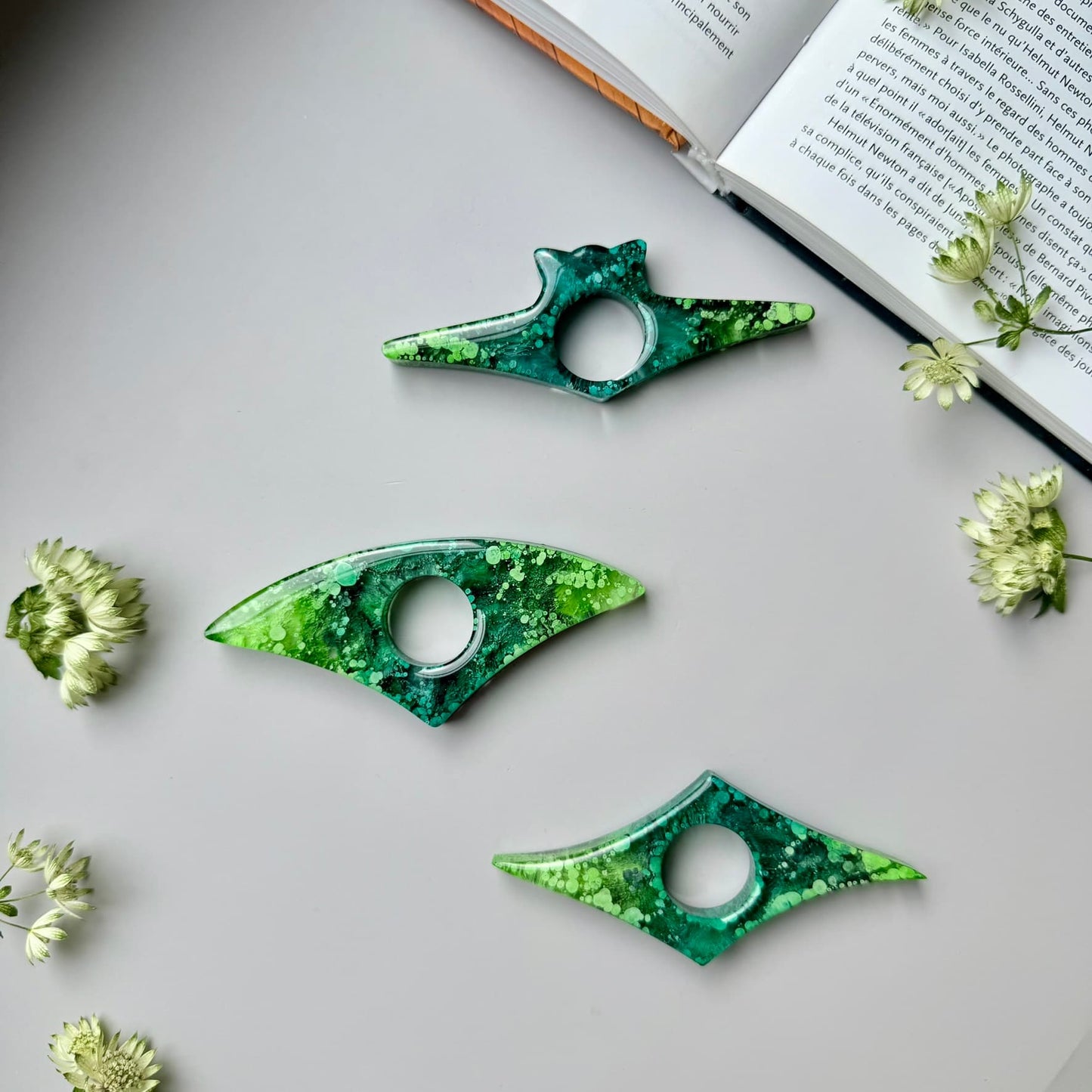 Green Resin Page Holder Set – Alcohol Ink Art