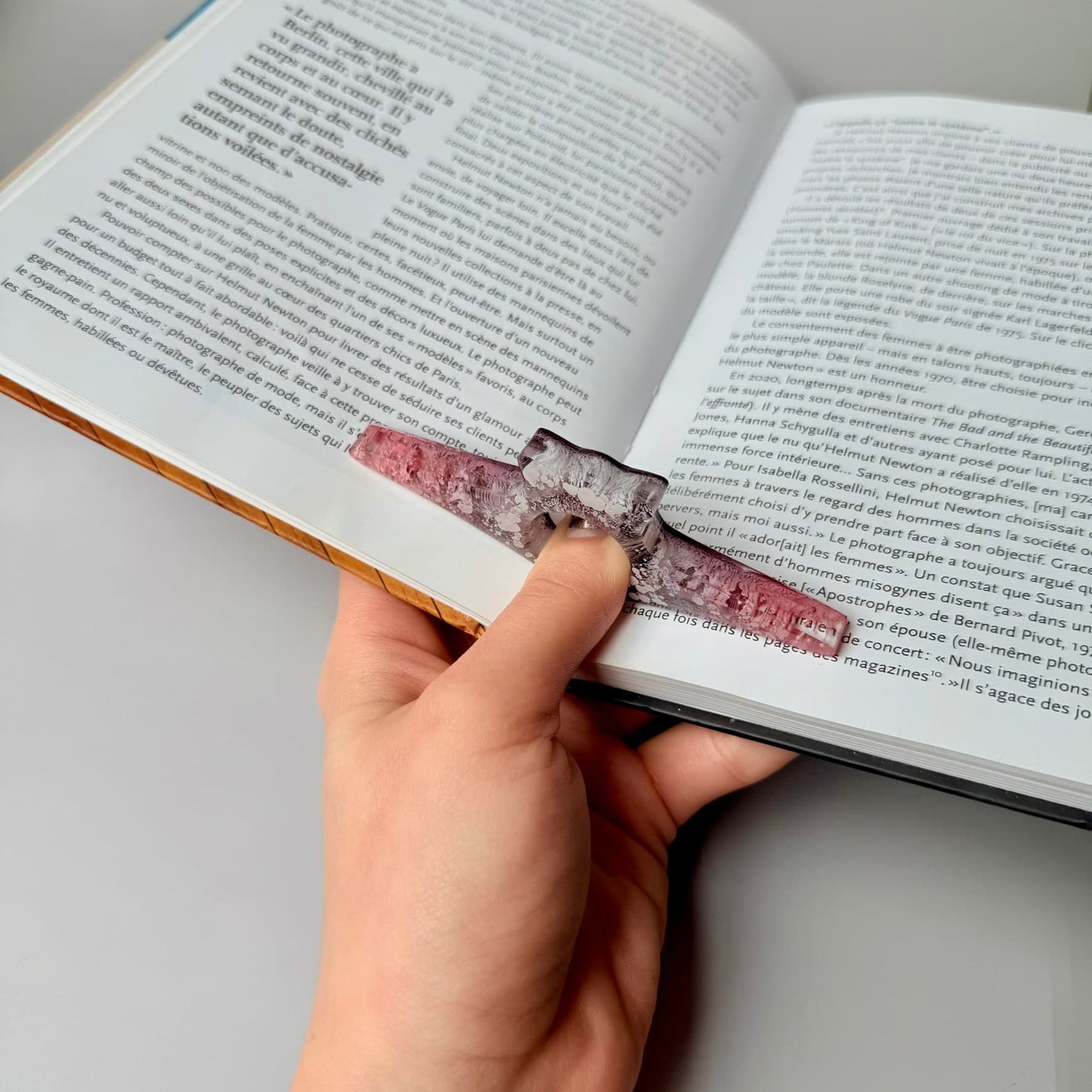 Pink & Black Resin Page Holder Set – Petri Ink Design