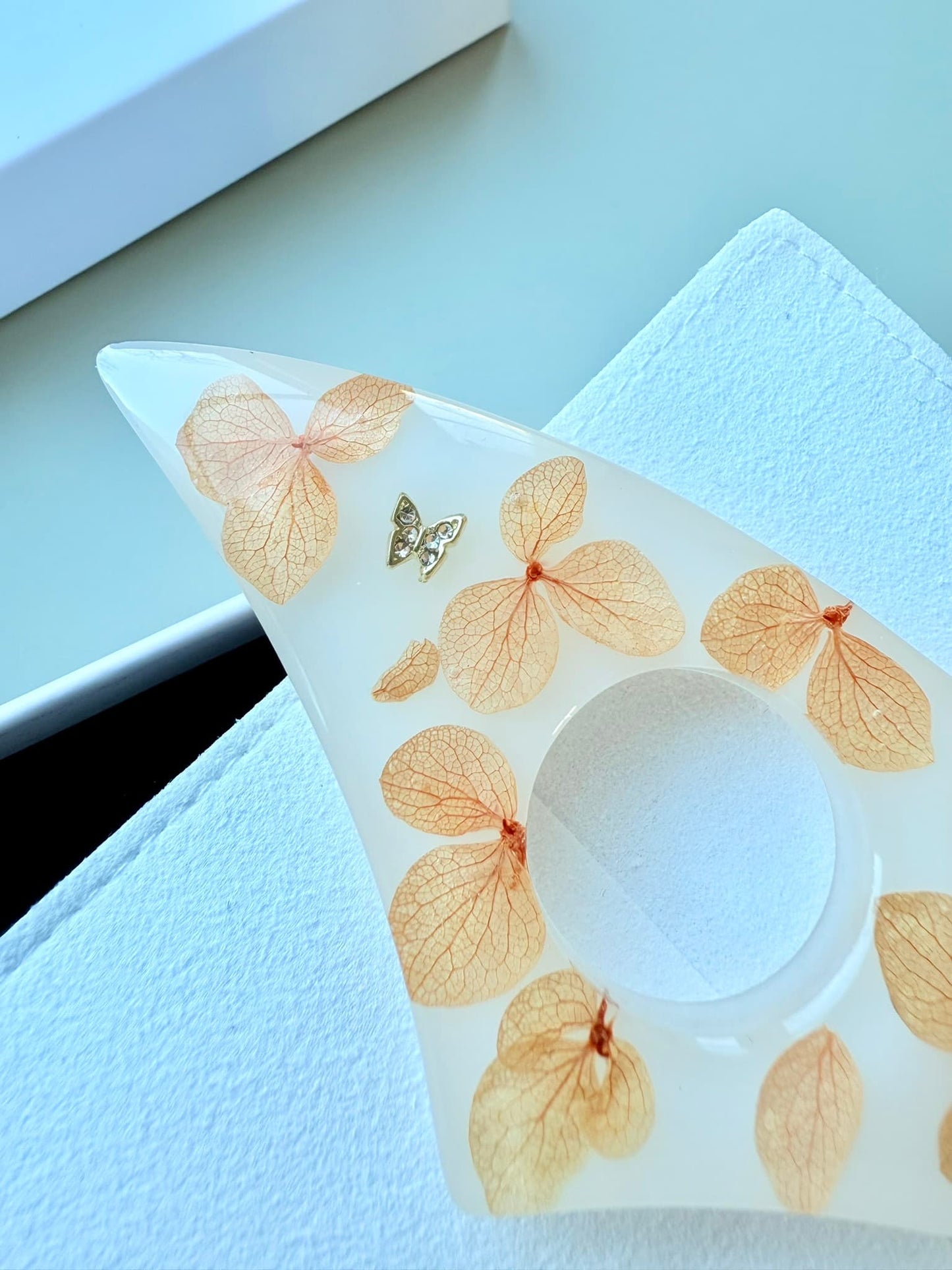 Peach Petal Wing Page Holder